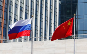 Сечин констатировал сокращение до «статистической погрешности» доли доллара и евро во взаиморасчетах РФ и КНР