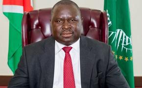 «Отец не понимал, что олицетворяет это имя»: в Намибии Адольф Гитлер в пятый раз идет на выборы