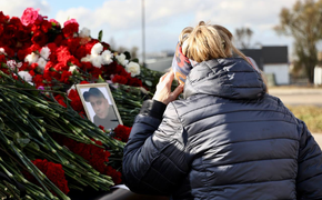 В Копейске установили мемориальную доску погибшим при взрыве на заводе