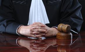 Суд в Петербурге приговорил бывшего гаишника к четырем годам колонии