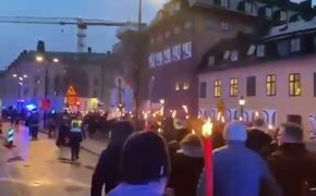 Вчера шведы, которых сложно вытащить из дома, вышли на улицы протестовать против открытых границ