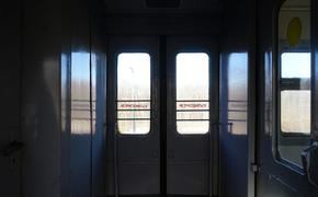 Электрички до Петербурга опоздали на 58 минут по техническим причинам