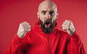 В Симферополе джипарь «быконул» на водителя Скорой