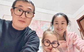 Светловолосая голубоглазая девочка родилась у китайской пары: тест ДНК показал, что родители точно родные
