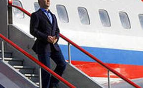 Медведев в среду вечером прибыл в Свердловскую область