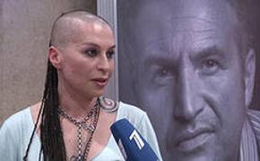42-летняя рокерша Наргиз Закирова сразила наповал судей и зрителей шоу "Голос"