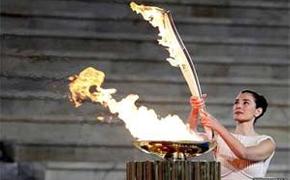 Огонь сочинской Олимпиады-2014 доставили в афинский Акрополь