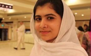 Премию Политковской вручили правозащитнице из Пакистана 16 лет