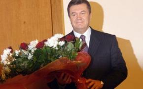 Янукович поздравил  Кличко с победой в бою с Поветкиным
