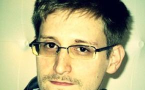 Сноуден получил награду "За честность и чистоту в разведке"