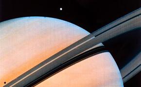 Инфракрасный Сатурн похож на витраж (ФОТО)