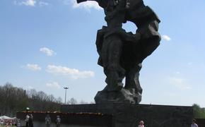 Разделит ли рижский памятник Освободителям судьбу эстонского Бронзового солдата?