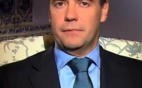 Медведев пообещал террористам, подорвавшим автобус, "законное возмездие"