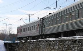На Кубани "КамАЗ" столкнулся с поездом, один человек погиб