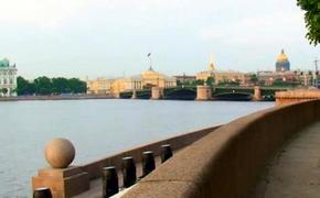 Уровень воды в Неве в Петербурге стремительно поднимается