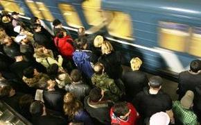 Пассажир московского метро упал на пути на Сокольнической линии