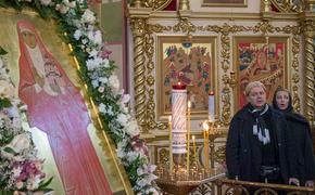Андрей и Елизавета Лиепа подарили Рижскому кафедральному собору икону