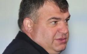 Следствие по единственному делу Сердюкова продлится до конца года