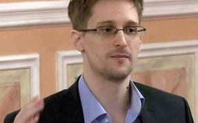 Британские спецслужбы обвинили Эдварда Сноудена в помощи "Аль-Каиде"