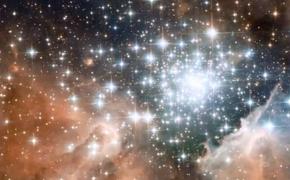 Комету с шестью хвостами обнаружил космический телескоп "Хаббл"