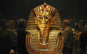 Мумия Тутанхамона самовозгорелась в саркофаге