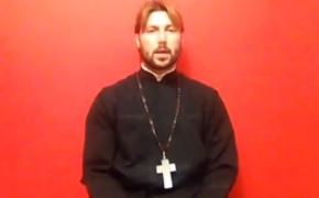 Подозреваемый в педофилии священник вернется в РФ после благословения Бога