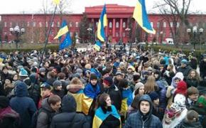Крымский министр поддержал студентов на Майдане