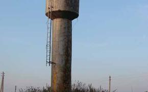 В Волгоградской области мужики чуть не сдали в металлолом водонапорную башню