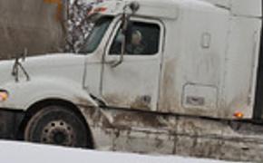 ГИБДД: Под Иркутском остановили грузовую фуру с мертвым водителем