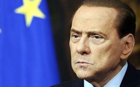 Берлускони сэкономит на елке и подарке для своей пассии