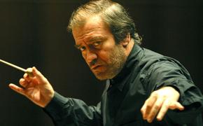 Западные геи продолжают преследовать Гергиева