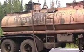 В Петербурге грузовик врезался в стоящую маршрутку