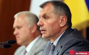 Крымский спикер хочет чрезвычайного положения в стране
