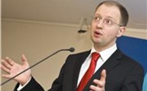 Яценюк: Украине "необходим план, но не закон Маршалла"