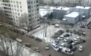 Преступник, захвативший заложников в школе на севере Москвы, нейтрализован