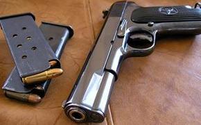 При обыске пенсионера в Подмосковье изъяли 16 боевых пистолетов