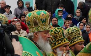 Патриарх Кирилл вознес молитвы о погибших во время стрельбы в храме на Сахалине