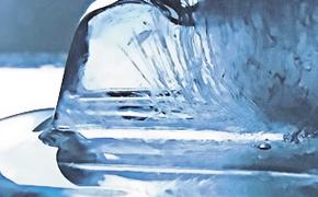 Окропим живой водицею