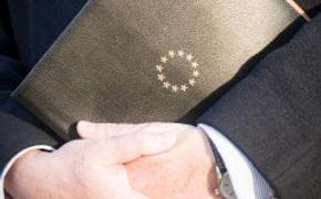 Евросоюз назвал украинских чиновников, угодивших под санкции
