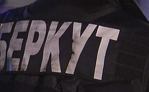 Боевики «Правого сектора» заблокировали экс-бойцов «Беркута» в Киеве