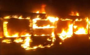На северо-западе Москвы загорелся автобус с пассажирами