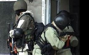 Силовики блокировали в Дербенте дом с боевиками