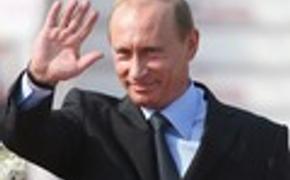 Генсек НАТО назвал "неуместным" визит Путина в Крым, а Яценюк - провокацией