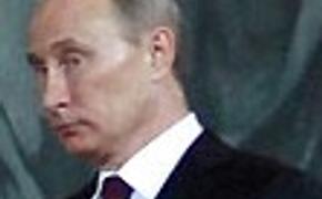 Путин: пока у Порошенко руки не испачканы кровью, он может остановить операцию