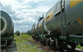 Из цистерны поезда в  Калмыкии вытекло около 1 тонны соляной кислоты