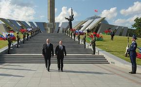 Путин и Лукашенко в Минске общались с ветеранами ВОВ