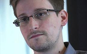 Эдвард Сноуден просит политического убежища в России?