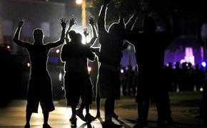 В Фергюсоне арестованы свыше 30 защитников чернокожего подростка