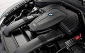 Служебный автомобиль BMW Пескова  выехал на встречку в центре Москвы