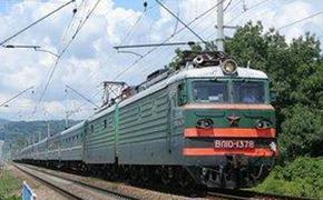 В Самарской области пассажирский поезд столкнулся с КамАЗом